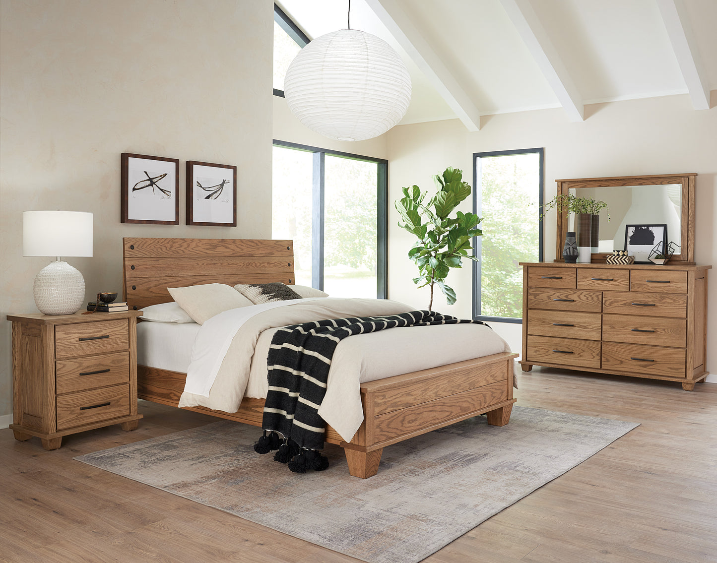 Monarch Bed